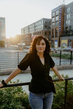 Jade Fernandez interpreta Ashley