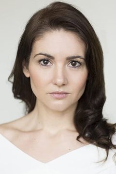 Julia Leyland interpreta Rebel Medic (uncredited)