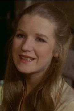 Caterina Zinnerman interpreta One of Mary's friends (uncredited)