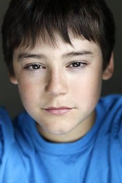 Jacob Ewaniuk interpreta Conner / Cat Boy (voice)