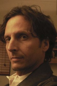 Mark Garbarino interpreta Puppeteer