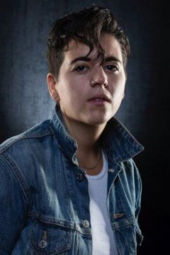 Michelle Bensimon interpreta Stagehand