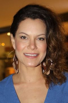 Hermila Guedes interpreta Darlene