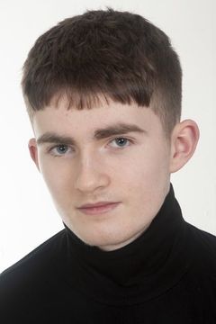 Max Brophy interpreta School Boy