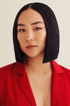 Greta Lee interpreta Councilwoman (voice)