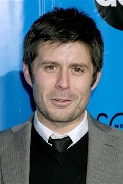 Rick Gomez interpreta Rick