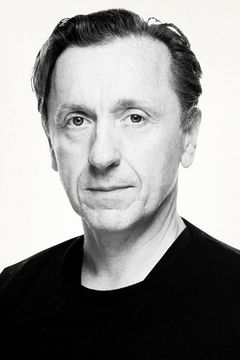 Robert Skjærstad interpreta Nissefyken