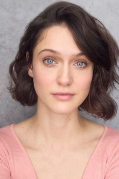 Sophie Hopkins interpreta Charlotte