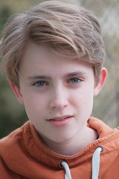 Max Libert interpreta Lenoble's grandson