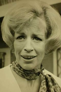 Yootha Joyce interpreta Averil Machin