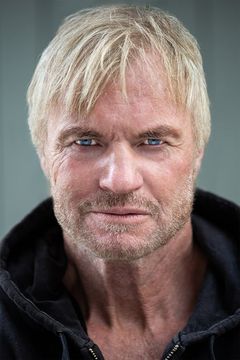 Vladimir Kulich interpreta Tommy
