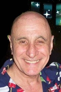 Louis Di Bianco interpreta Jimmy