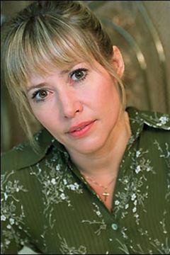 Maggie O'Neill interpreta Hazel Aaron