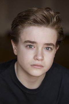 Jack Hollington interpreta Matthew