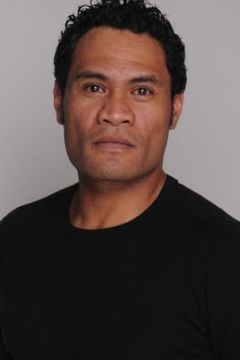 Joe Folau interpreta Venture Crew