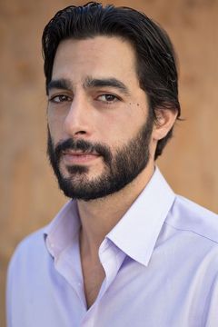 Alexi Stavrou interpreta Alesio/Auditioner (uncredited)