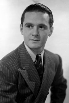 Frankie Darro interpreta Pharmacist's Mate 3rd Class Dooley