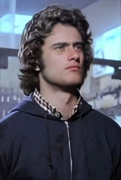 Marco Stefanelli interpreta Tony