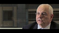 Martin Wolf interpreta Self - Chief Economics Commentator, The Financial Times