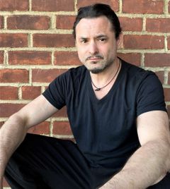 Michael Ryan Segal interpreta Griggs