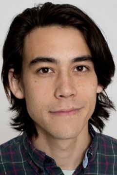 Zac Oyama interpreta Marcus Wang-Wasserman