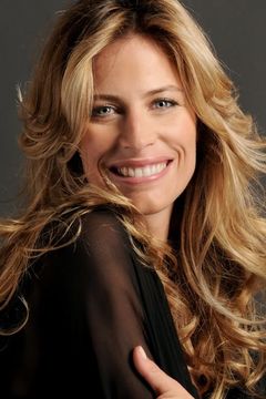 Julie du Page interpreta French Buyer