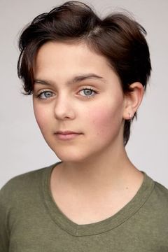 Asmara Feik interpreta Young Robbie