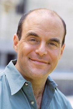 Peter Sagal interpreta Clown's Joy (voice)