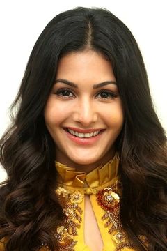 Amyra Dastur interpreta Kyra