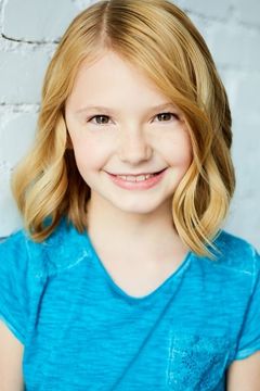 Skyler Elyse Philpot interpreta Cindy