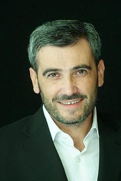 Antonio Friello interpreta Alvaro