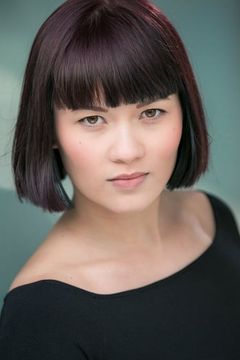 Nicola Mooi interpreta Debutante