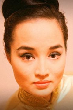 Mai Ling interpreta Bath Girl #2 (uncredited)
