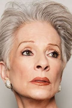 Jennifer Bassey interpreta Jane's Aunt