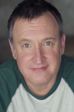 Joe Whyte interpreta Reporter (voice)