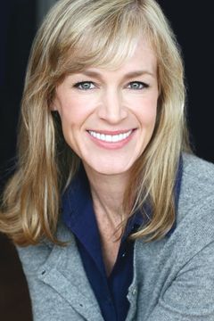 Christine McCann interpreta Board Member