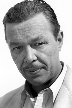 Dick Curtis interpreta Member of Ship's Crew (uncredited)