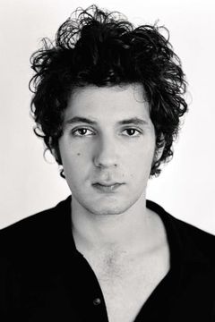 Vincent Lacoste interpreta Hervé