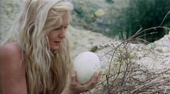 Andrea Goldman interpreta Eve