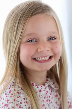 Harriet Turnbull interpreta Young Marie