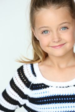 Rylan Lee interpreta Young Megan