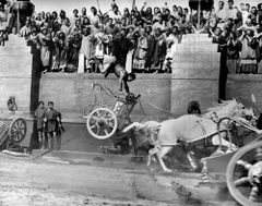 Joe Canutt interpreta Soldier (uncredited)