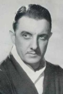 Henry Victor interpreta Capt. Schultz
