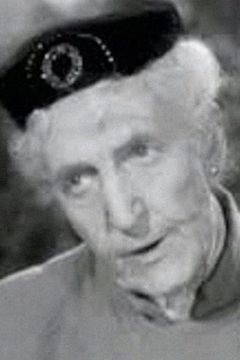 Gertrude Hoffmann interpreta Mrs. Wetherby (uncredited)