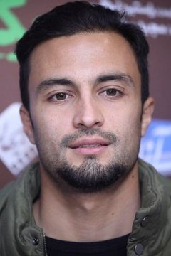 Amir Jadidi interpreta Rahim