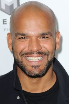 Amaury Nolasco interpreta Mike Alvarez