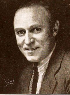 Nat Carr interpreta Crocker (uncredited)