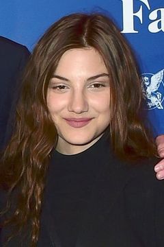 Anaïs Meiringer interpreta Lola