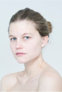 Helena Coppejans interpreta Caissière réfectoire