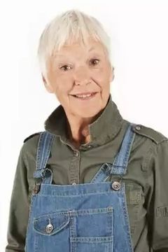 Annie Louise Ross interpreta Gail's Mother